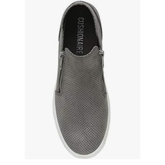 : CUSHIONAIRE Women's Hart Hidden Wedge Sneaker, Size 8.5 - Picture 4 of 4